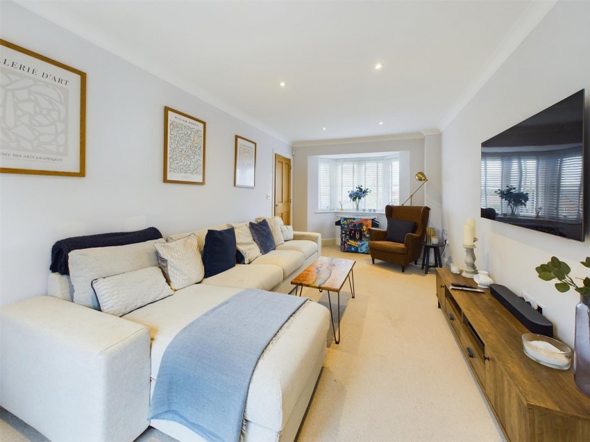 Images for Villard Close, Coombe Hill