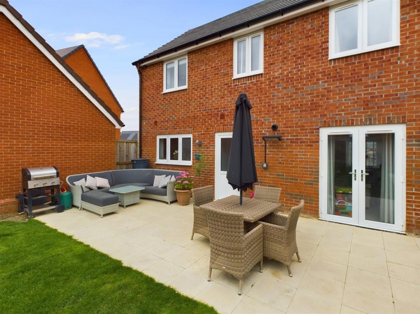 Images for Villard Close, Coombe Hill