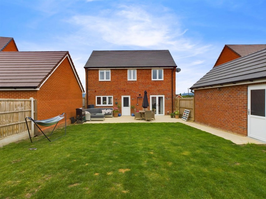 Images for Villard Close, Coombe Hill