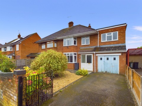 View Full Details for Richmond Gardens, Longlevens, Gloucester