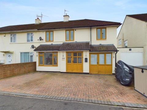 View Full Details for Elmleaze, Longlevens, Gloucester