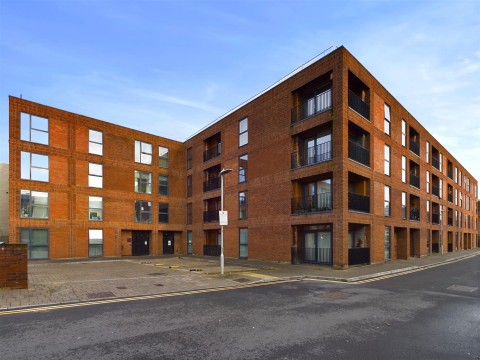 View Full Details for Kiln Close, Gloucester