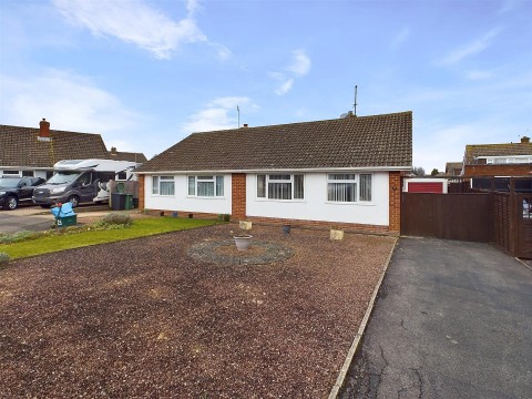 View Full Details for Manor Park, Longlevens, Gloucester