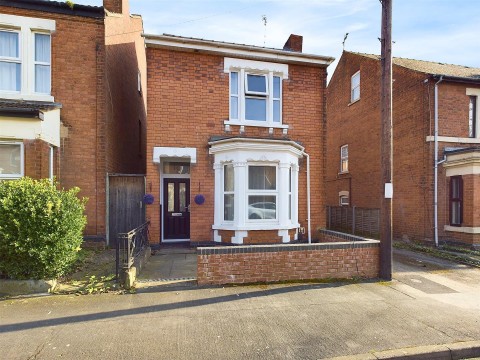 View Full Details for Henry Road, Kingsholm, Gloucester